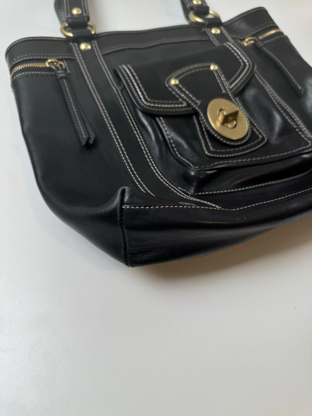 Borsa a tracolla Coach Gigi in pelle nera con tasca a chiusura girevole tracolla lunga *DESCRIZIONE*