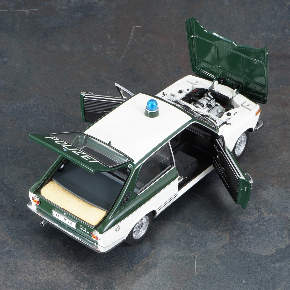 Minichamps 1:18 BMW 1802 Touring Polizei German Police Model Car