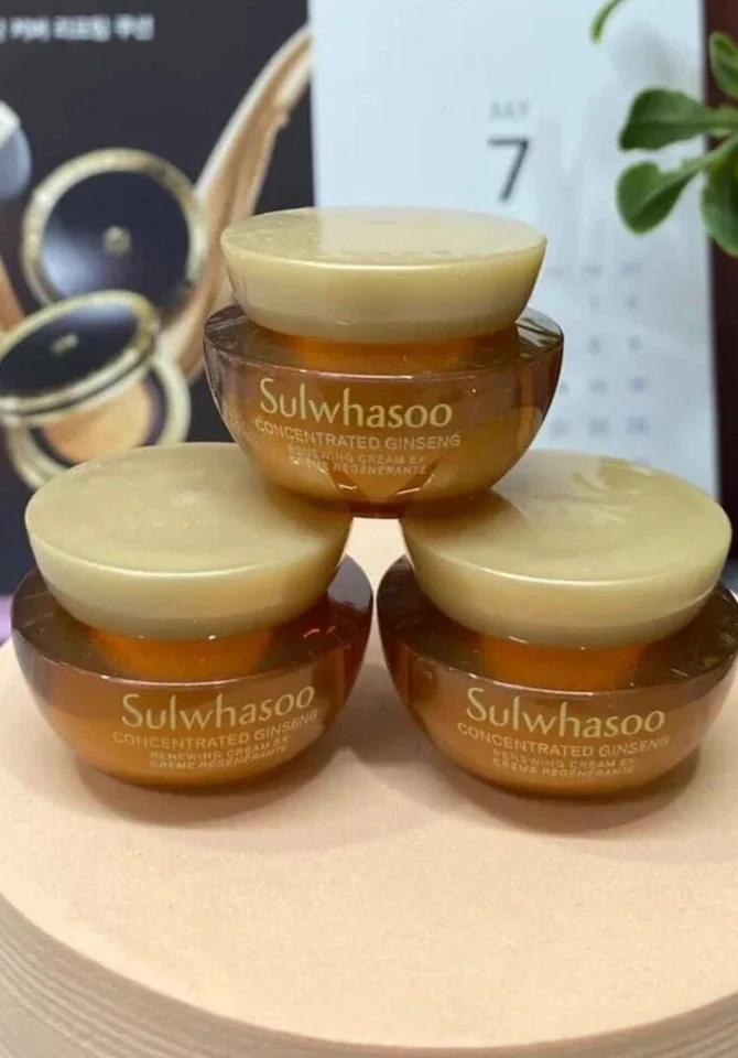 Crema facial renovadora concentrada de ginseng Sulwhasoo: textura suave, visiblemente firme, Foto 3 de 4