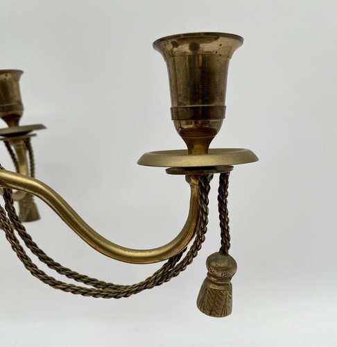 Candelabro vintage de latón de 4 brazos y 5 velas cuerda torcida de latón y detalle de borla - Imagen 9 de 11