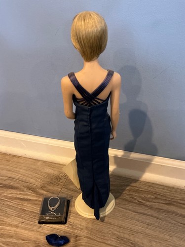 Franklin Mint Princess Diana Porcelain Doll Complete - Picture 5 of 6