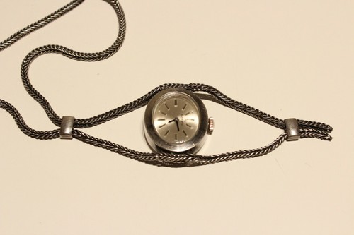 VINTAGE SWISS LUXURY LADIES SOLID SILVER WATCH PENDANT WITH CHAIN "FORMATIC" - Picture 6 of 12