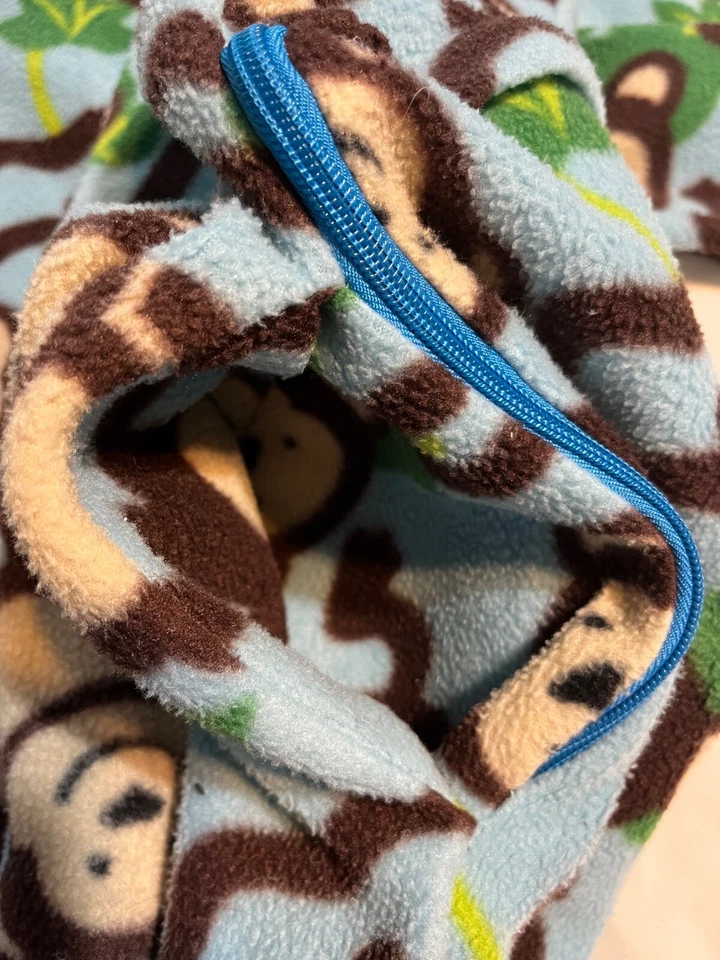 Traje de pijama Forever Lazy Monkey - Acogedor traje de pijama polar para adultos con capucha Foto 3 de 3