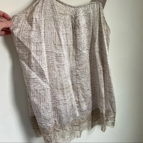 Banana Republic 100% silk tan tank gold lace adjustable straps women’s Medium - Picture 10 of 10