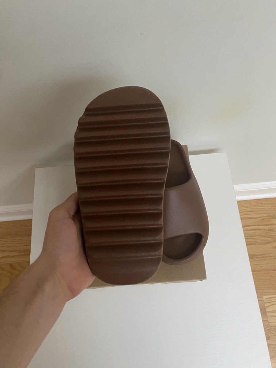 Adidas Yeezy Slide  display picture 2
