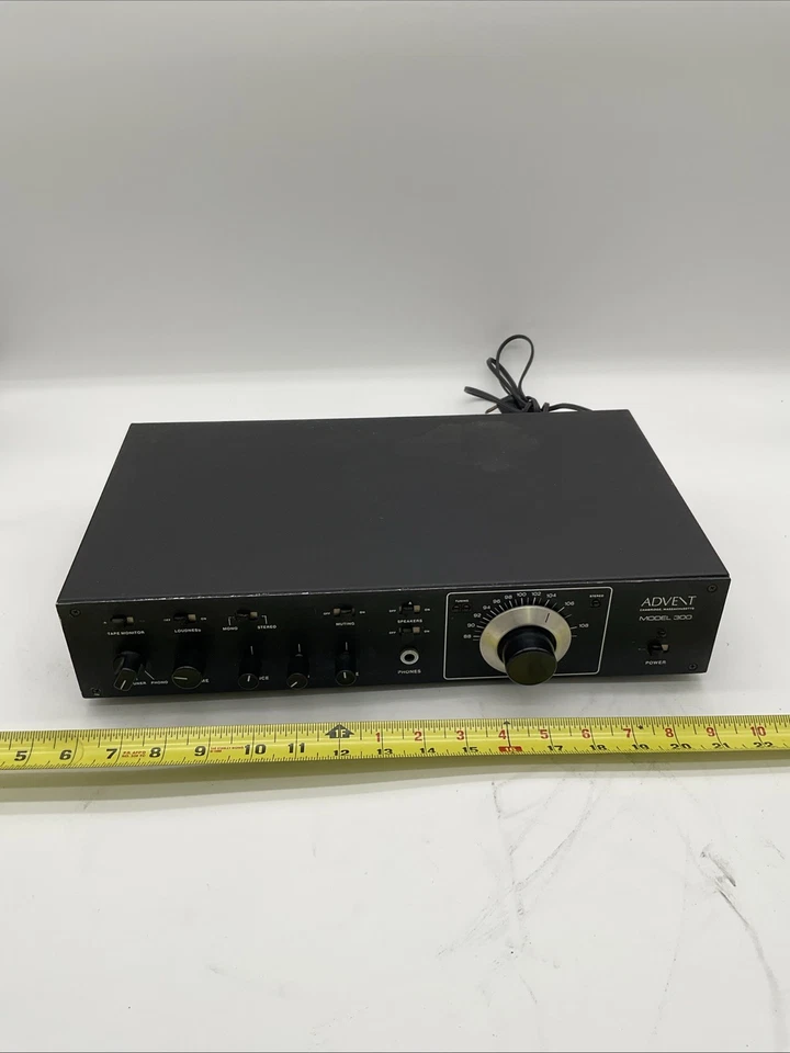 Vintage Advent Model 300 FM Stereo Receiver No.300!!!S1 - Image 3 of 4