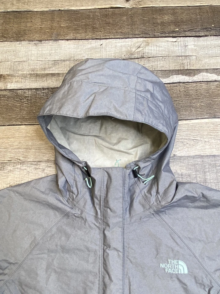 Chaqueta cortavientos para mujer The North Face Hyvent 2,5 L gris rosa concha pequeña Foto 3 de 4