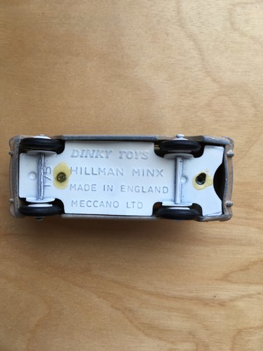 DINKY TOYS NO.175 VINTAGE HILLMAN MINX SALOON, RESTORED, REPAINTED IN BOX - Picture 10 of 12