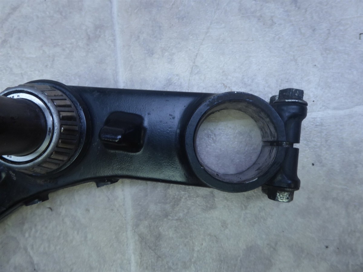 1990 Kawasaki ZX1000B Ninja K719-1) lower triple tree steering