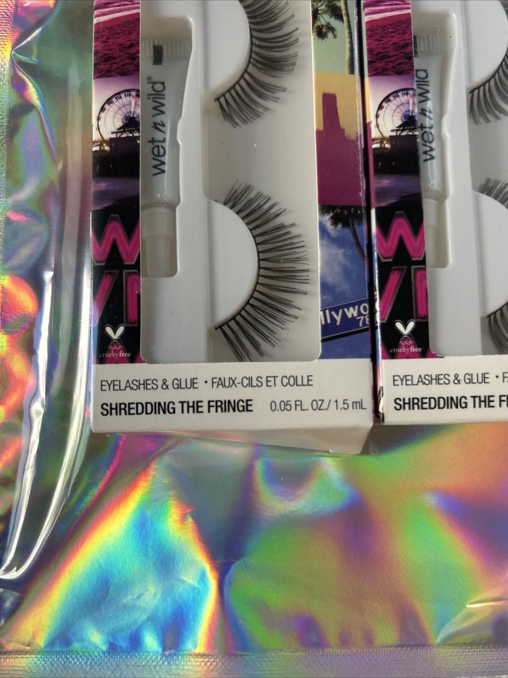 Paquete de 2 pestañas postizas y pegamento Wet n Wild - TRITURACIÓN DE LA FRANJA Foto 2 de 4