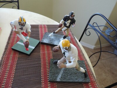 NFL CUSTOM FIGURES:  M. LYNCH, K. WALKER III & B. FAVRE  (SOLD INDIVIDUALLY)