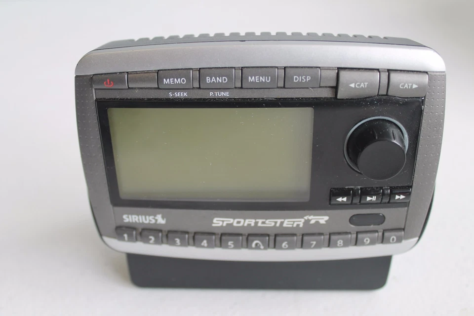 Sirius Sportster SP-C2 con estación de acoplamiento para automóvil, antena, control remoto y adaptador para automóvil Foto 2 de 4