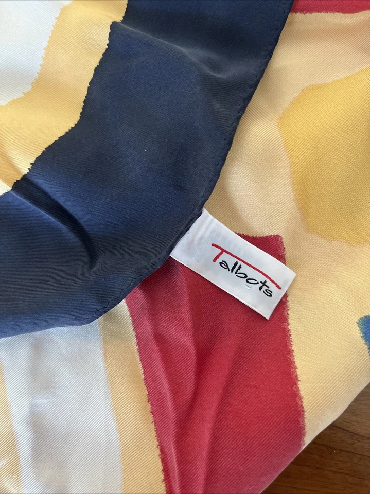 Talbots Silk Scarf Navy PeachAmber Modern Print 100%Silk 33” Square Japan EUC - Image 4 of 4