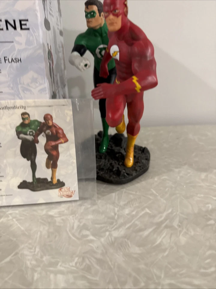 Liga de la Justicia de América Build-A-Scene Estatua Parte 3 Linterna Verde y Flash Foto 2 de 3