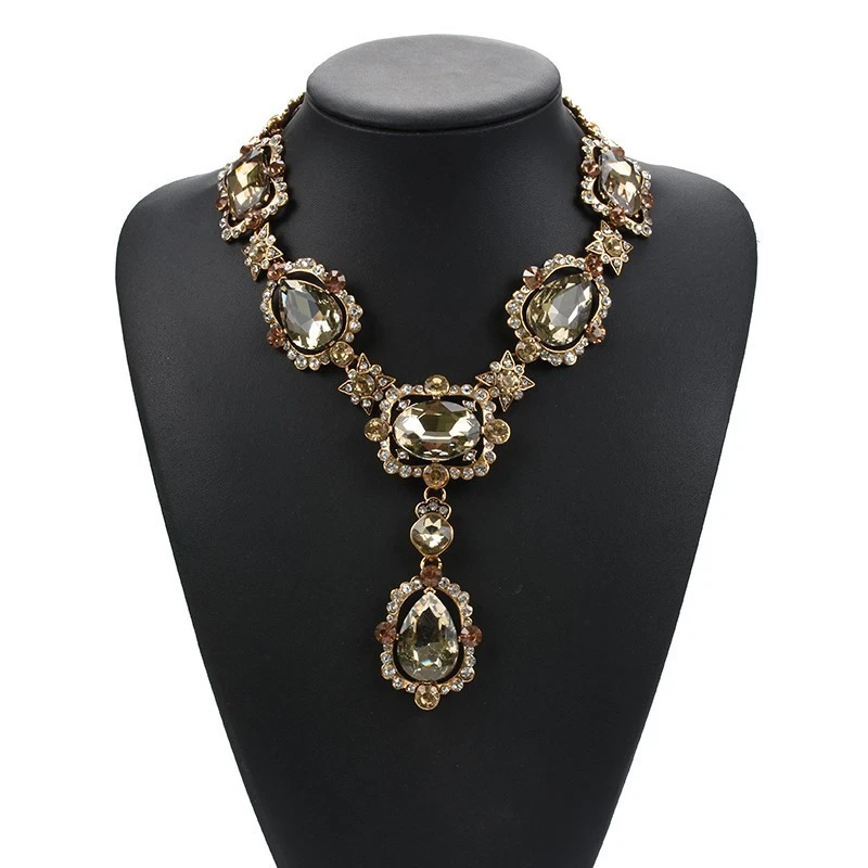 Fashion Women's Necklace Water Drops Pendant Exquisite Glass Crystal Necklace - Image 4 of 4