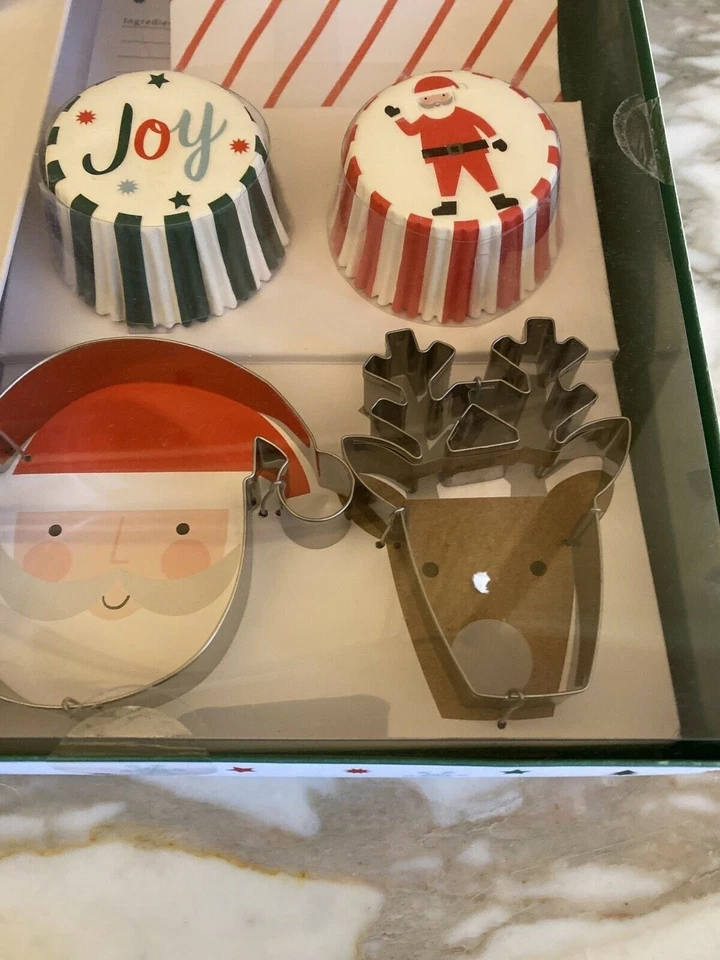 Meri Meri Holiday Baking Kit With Spatula Cookie Cutters Cupcake Cases Treat Bag - Image 2 of 4