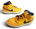 Air Jordan 1 Mid GS "University Gold / Black" Sz 5.5Y Style 554725-700 — photo 5
