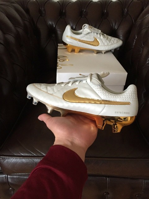 nike tiempo legend v premium