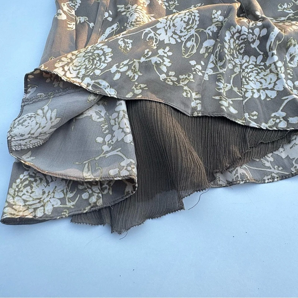 Banana Republic Silk Floral Print Midi Skirt, Neutral, Romantic, Feminine Size 6 - Image 3 of 4