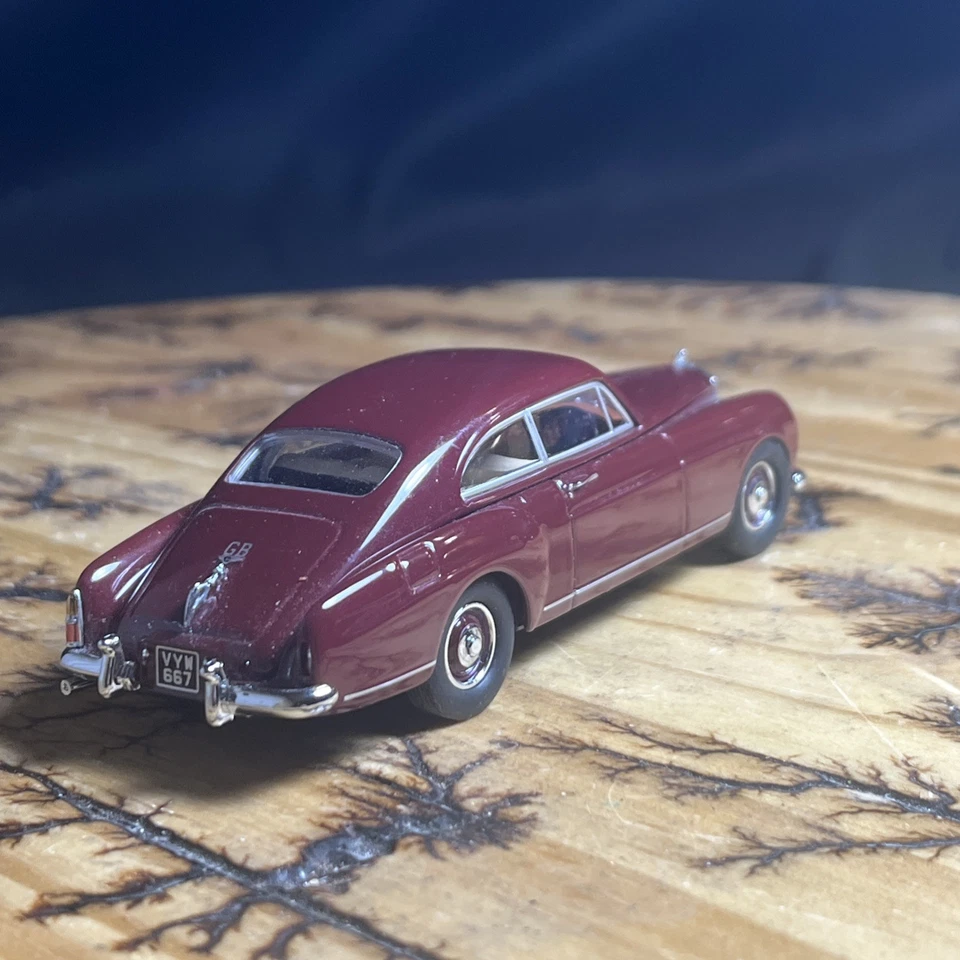 Oxford Diecast 1:43 Bentley Continental S1 Fastback-Maroon - Image 4 of 4