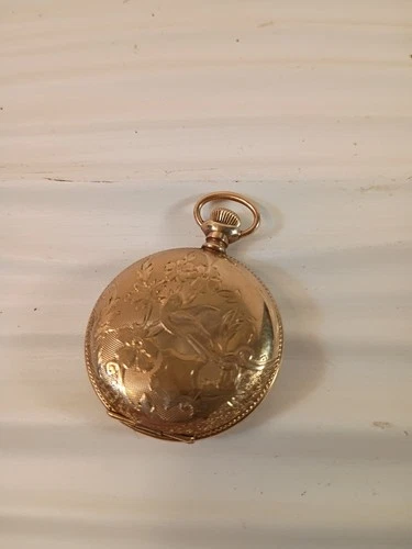 Antique Working Waltham Gold Plated Pocket Watch. B4