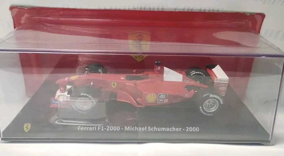 Automodello Ferrari F1 2000 Scala 1:24 Michael Schumacher Rosso con Bacheca IT - Immagine 2 di 3