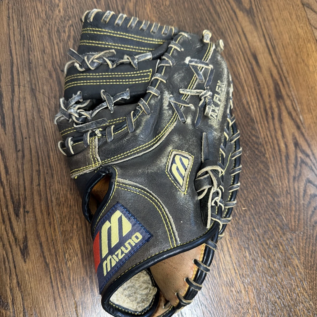 Mizuno 12 Size First Base Baseball Softball Gloves & Mitts for