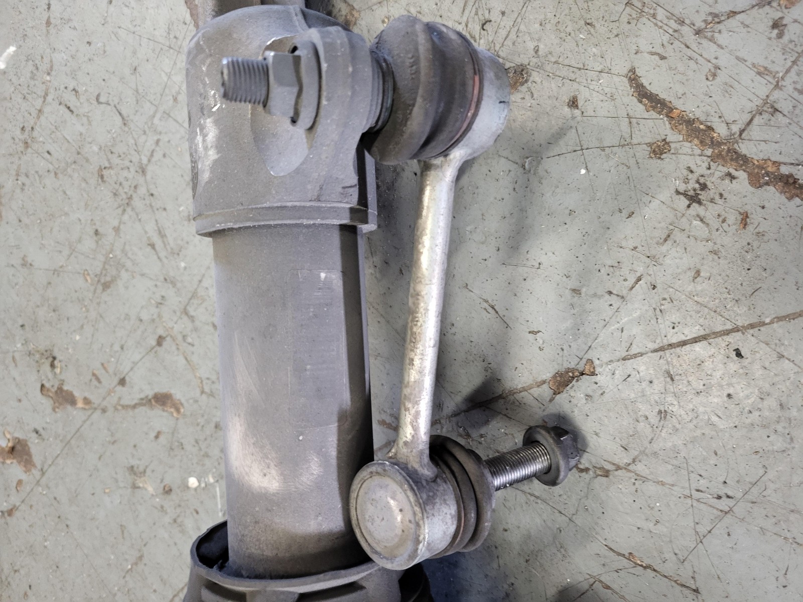 2017-2020 Maserati Levante Left Driver Front Air Suspension Strut OEM 6700374370