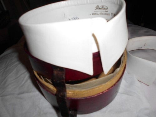 antique collar box with two detachable collars - Picture 3 of 12