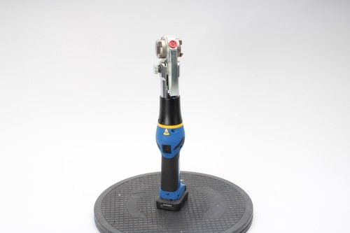 Herramienta de prensado alimentada por batería EMD Millipore NM0043 con batería RAML1MIL - Imagen 3 de 7