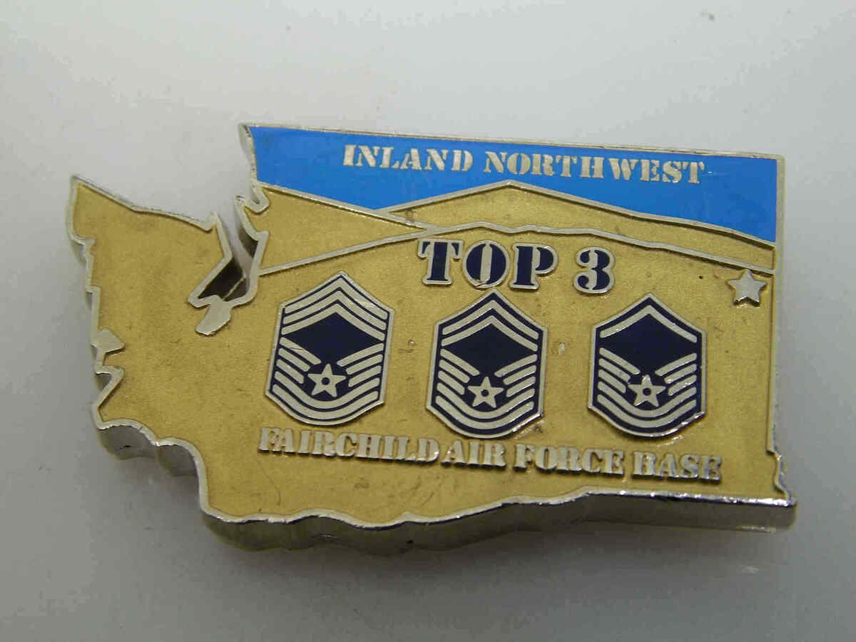 U.S. AIR FORCE FAIRCHILO AIR FORCE BASE TOP 3 CHALLENGE COIN U.S. AIR FORCE FAIRCHILO AIR FORCE BASE TOP 3 CHALLENGE COIN