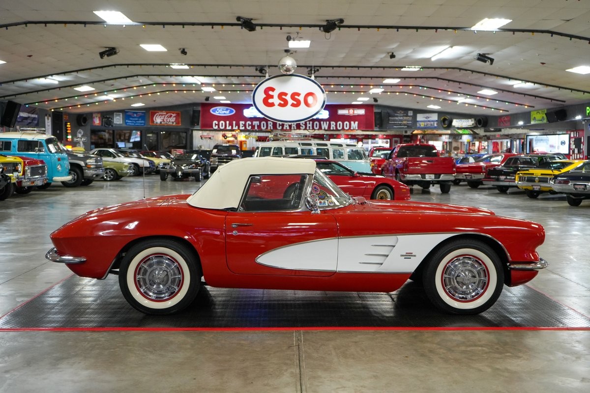 1970 Yellow Chevrolet Corvette   | C3 Corvette Photo 7