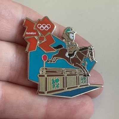 London 2012 Olympics Equestrian Eventing Mascot Enamel Lapel Hat Pin Badge