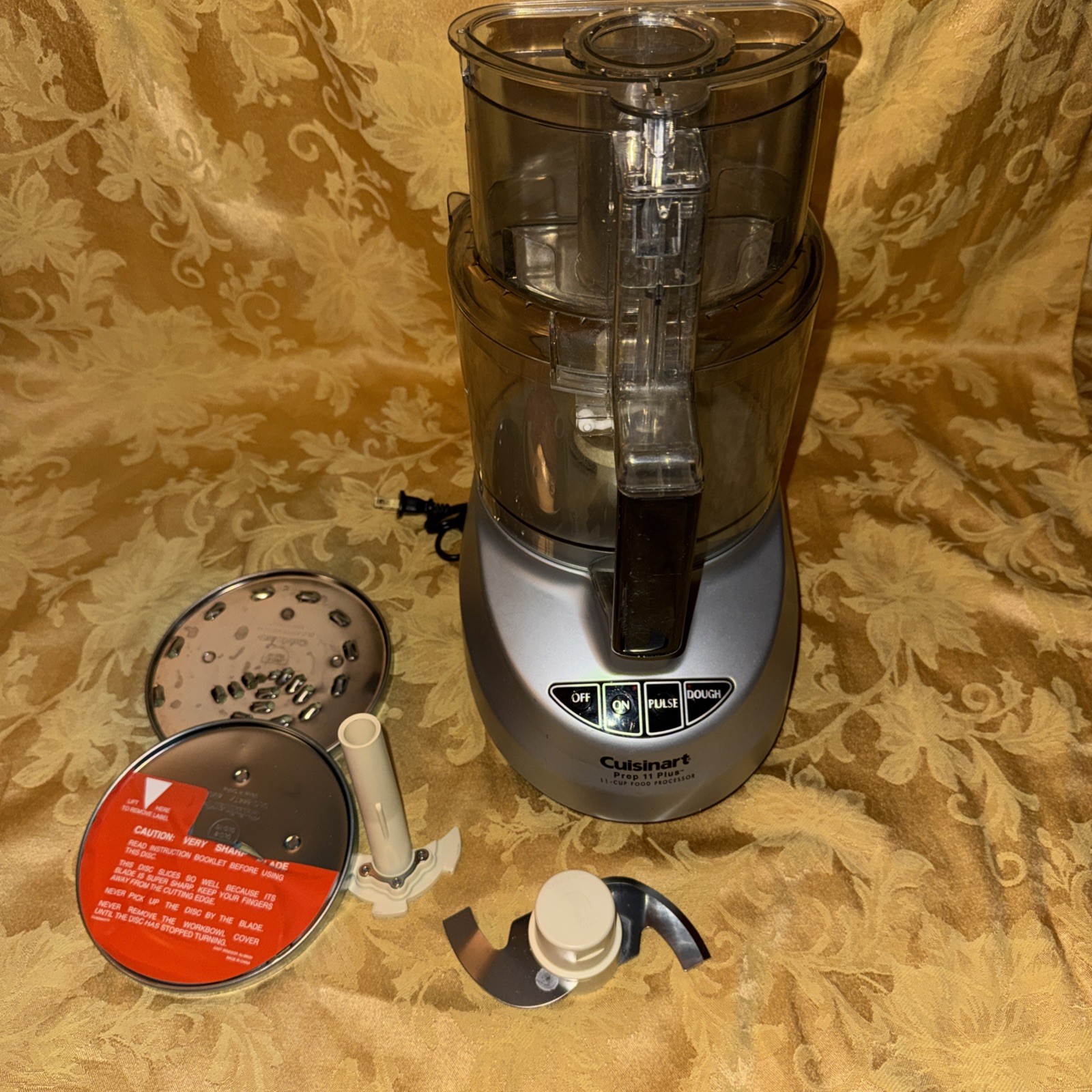Cuisinart Prep 11 Cup Plus Food Processor DLC-2011CHB W/ Acc