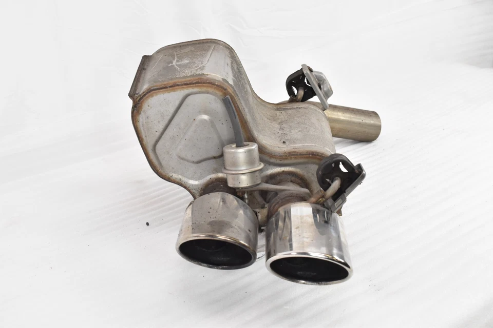 2014-2019 MASERATI GHIBLI S 3.0L SILENCIADOR DE PONTAS DEFLETORAS SILENCIADOR FABRICANTE DE EQUIPAMENTO ORIGINAL - Imagem 2 de 4