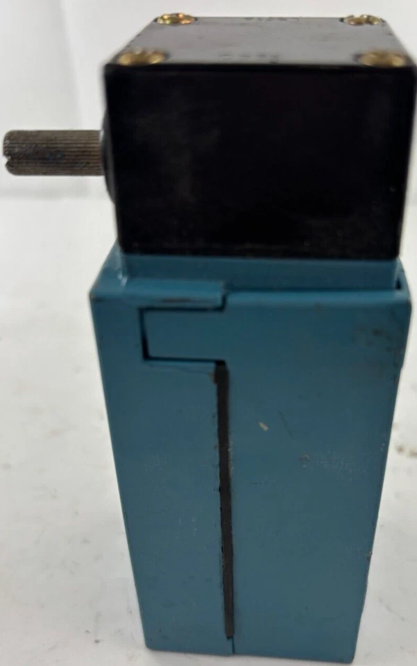 LSA2B MICRO SWITCH LIMIT SWITCHES HONEYWELL - Image 4 of 4