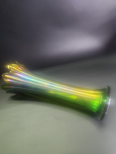 Northwood Lime Green Thin Rib Swung Carnival Glass Vase 10.5" - 9 Ribs Excellent - Picture 10 of 24