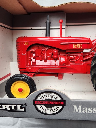 Ertl 1/16 Massey Harris 55 NIB 1993 - Picture 2 of 7