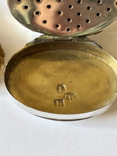 Antique George III Silver Gilt Vinaigrette with Sponge 1799 Thomas Willmore RARE - Picture 8 of 15