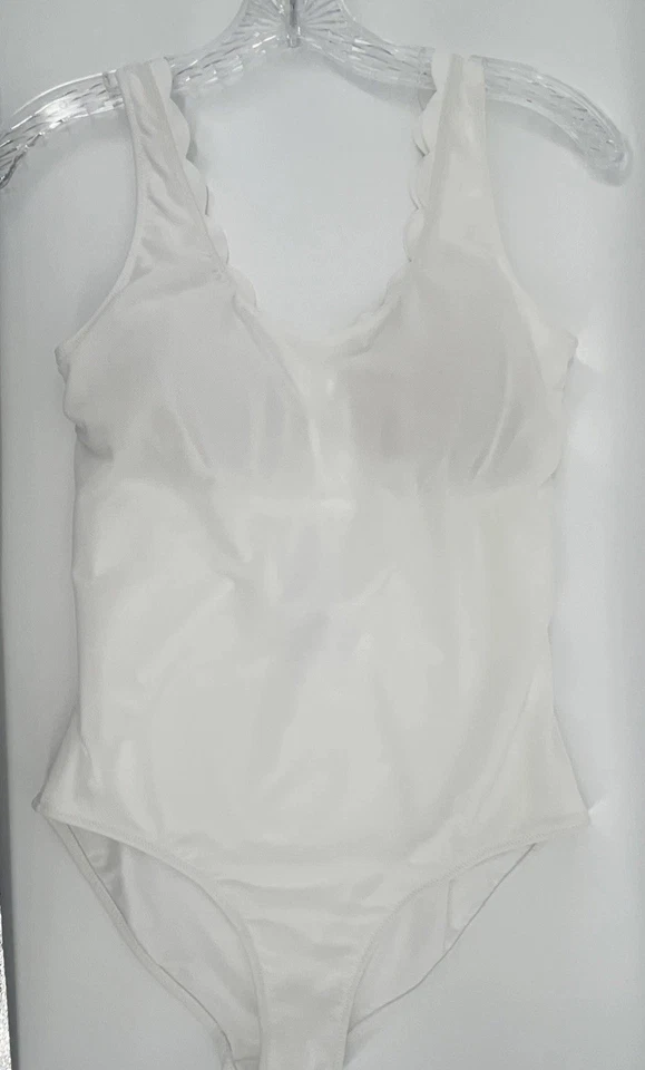 NUEVO TRAJE DE BAÑO VINEYARD VINES GORRA BLANCA VIEIRA TEXTURIZADA DE UNA PIEZA S NUEVO CON ETIQUETAS-defectos Foto 2 de 4