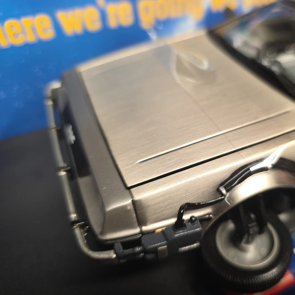 BACK TO THE FUTURE Hovering DeLorean Time Machine 1:18 Die Cast Metal Sun Star  - Image 2 of 4