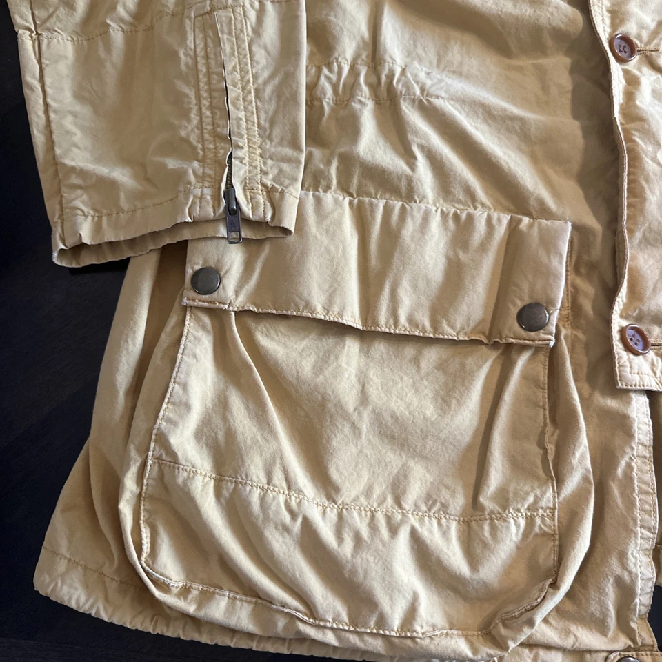 Chaqueta utilitaria ligera pequeña Gap para hombre de colección botón amarillo botón cremallera botón Foto 3 de 4