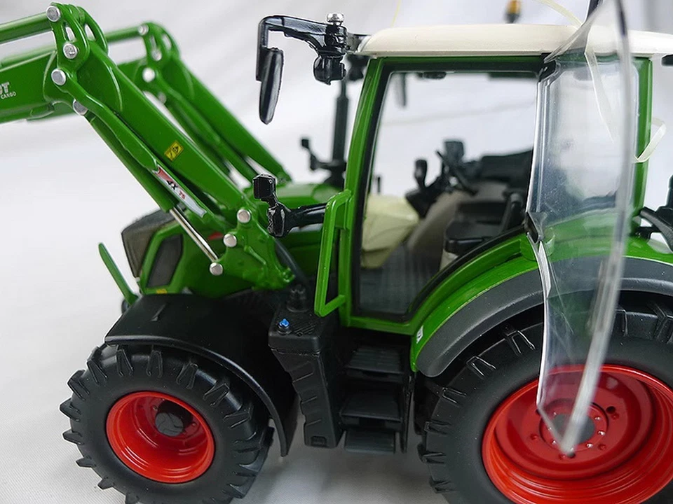 USK 1/32 Scale Fendt 313 Vario Bale Grapple Tractor Diecast Model Toy Gift - Image 3 of 4