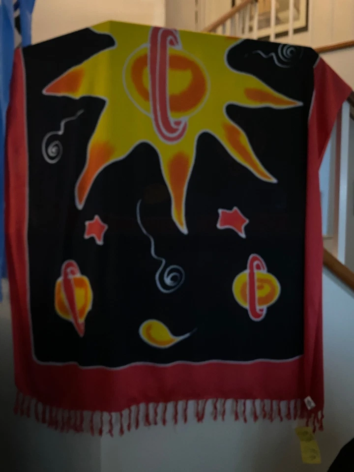 Sarong Beach Nuevo Disfraz Saturn Sunburst Negro Amarillo Rojo Traje de Baño Cubierta Foto 2 de 4
