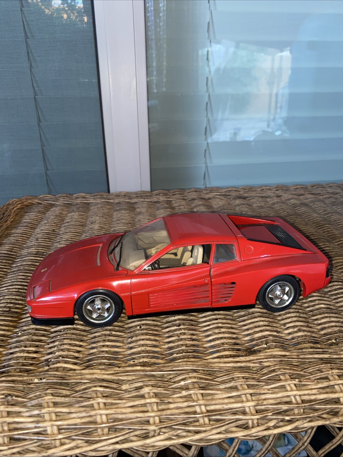 Ferrari Testarossa Modellauto Burago 1:18 (Neu und originalverpackt) in Safnern für CHF 35 – mit