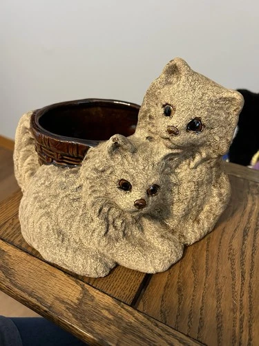 VINTAGE PRETTY ROYAL HAEGER TWO CATS SMALL PLANTER WITH FREE SHIPPING