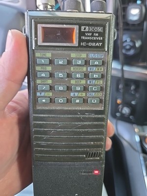 ICOM IC-02AT VHF FM Transceiver 2 Battery's & Charger, Radio