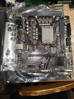 GIGABYTE H610M S2 LGA 1700 DDR4 Micro ATX Motherboard 12/13/14 Gen Intel