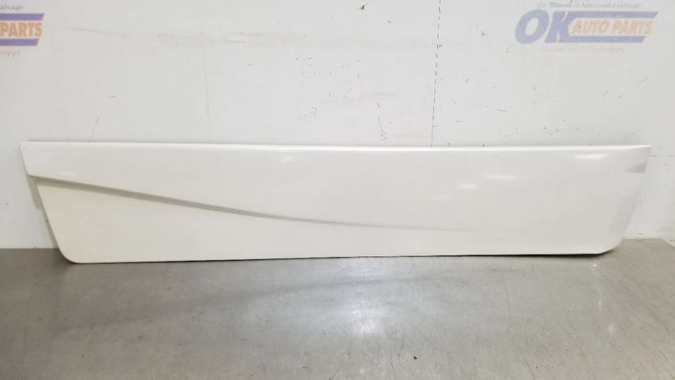 99 1999 MITSUBISHI 3000GT DOOR CLADDING FRONT RIGHT PASSENGER WHITE - Image 2 of 4