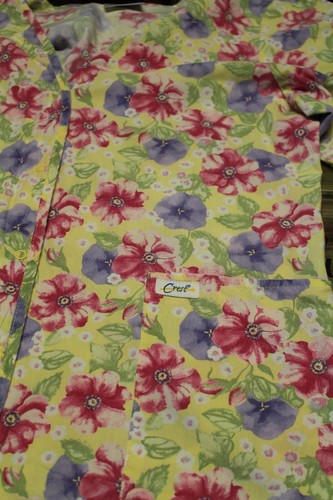 Crest Scrub Top Size M Medium Floral Pattern Long Sleeve Snaps Front Poly Blend - Picture 11 of 11